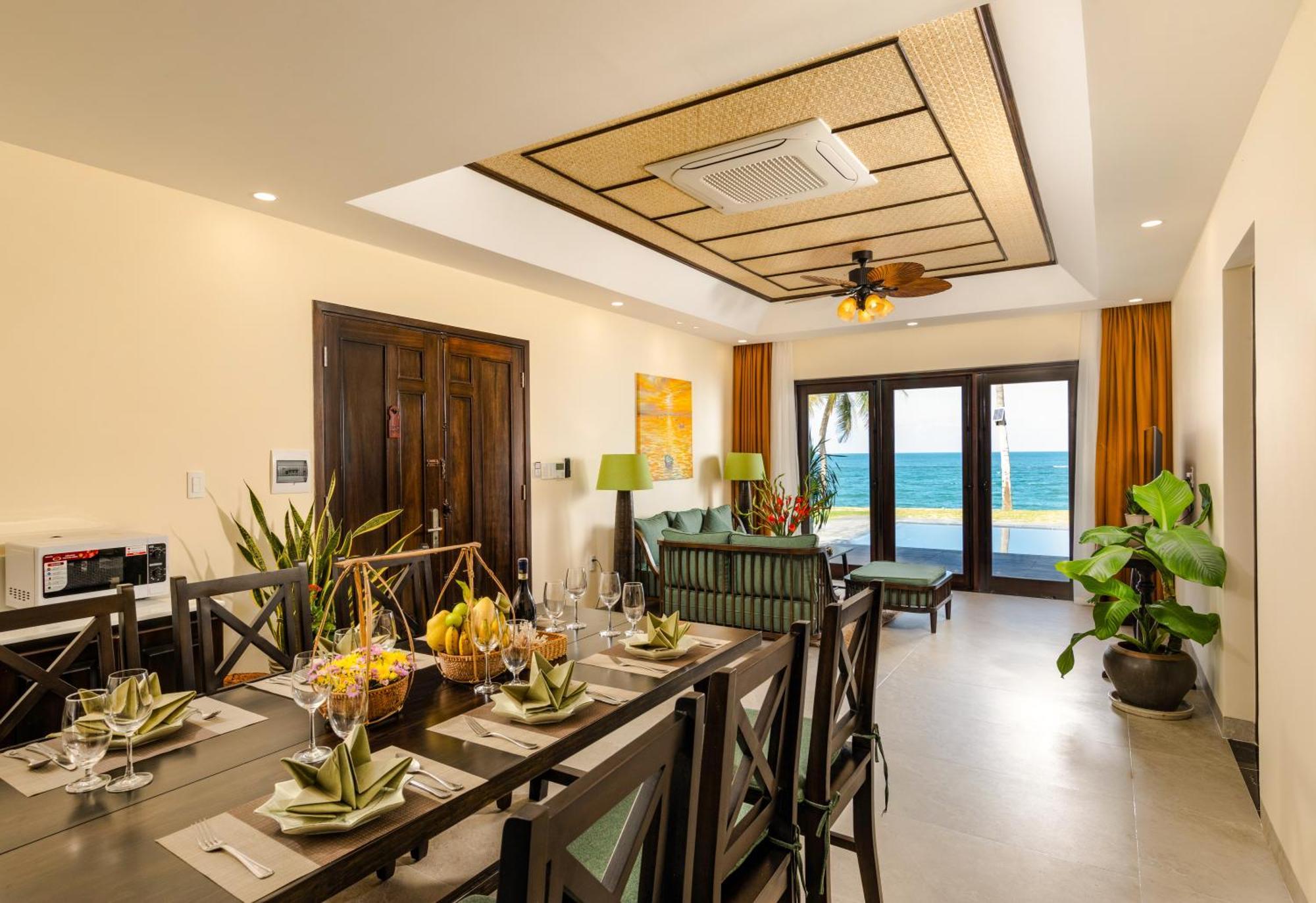 Palm Garden Beach Resort & Spa Hoi An Exterior foto A living room in a resort