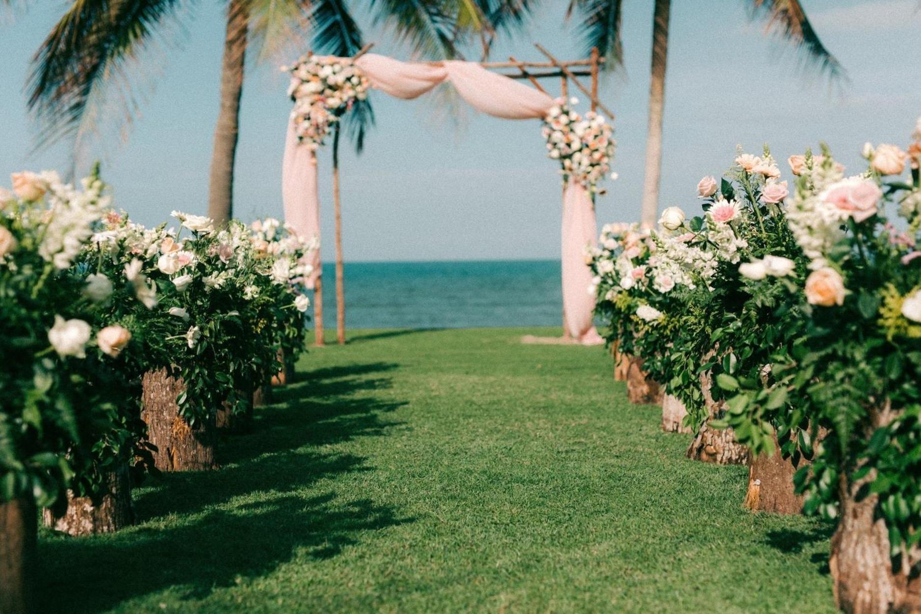 Palm Garden Beach Resort & Spa Hoi An Exterior foto Wedding ceremony at the beach