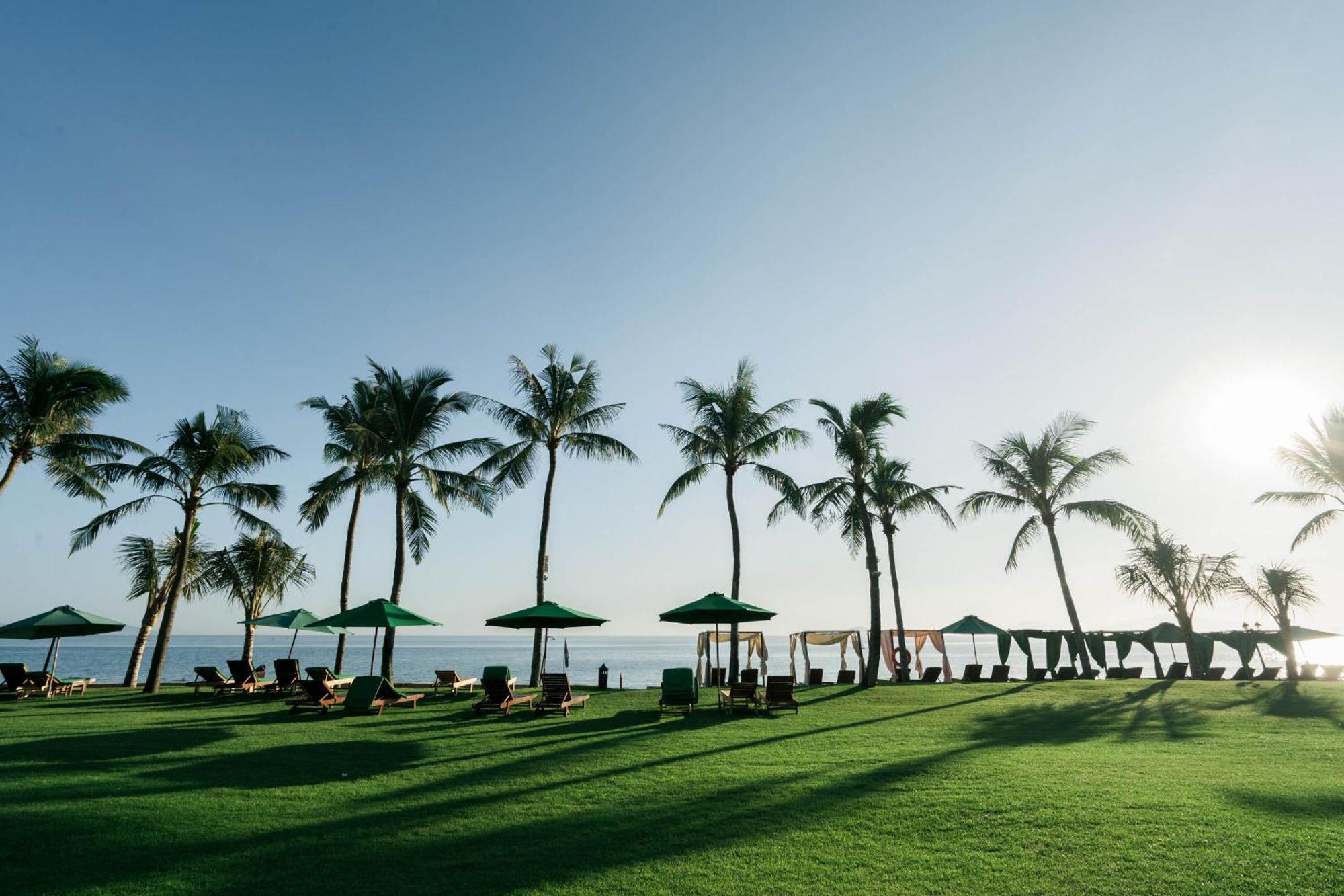 Palm Garden Beach Resort & Spa Hoi An Exterior foto The beach at the InterContinental Hotel