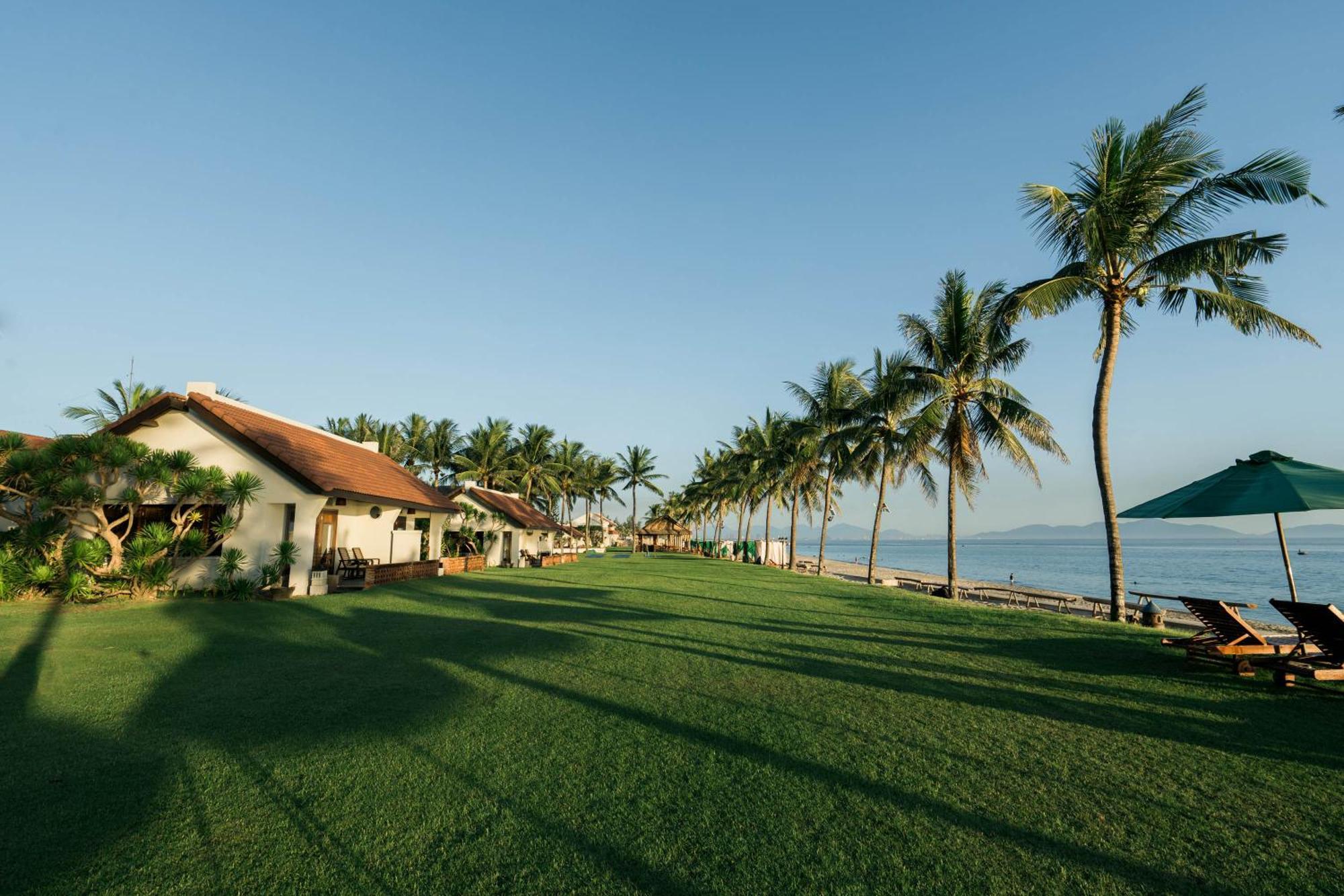 Palm Garden Beach Resort & Spa Hoi An Exterior foto The beach at the resort