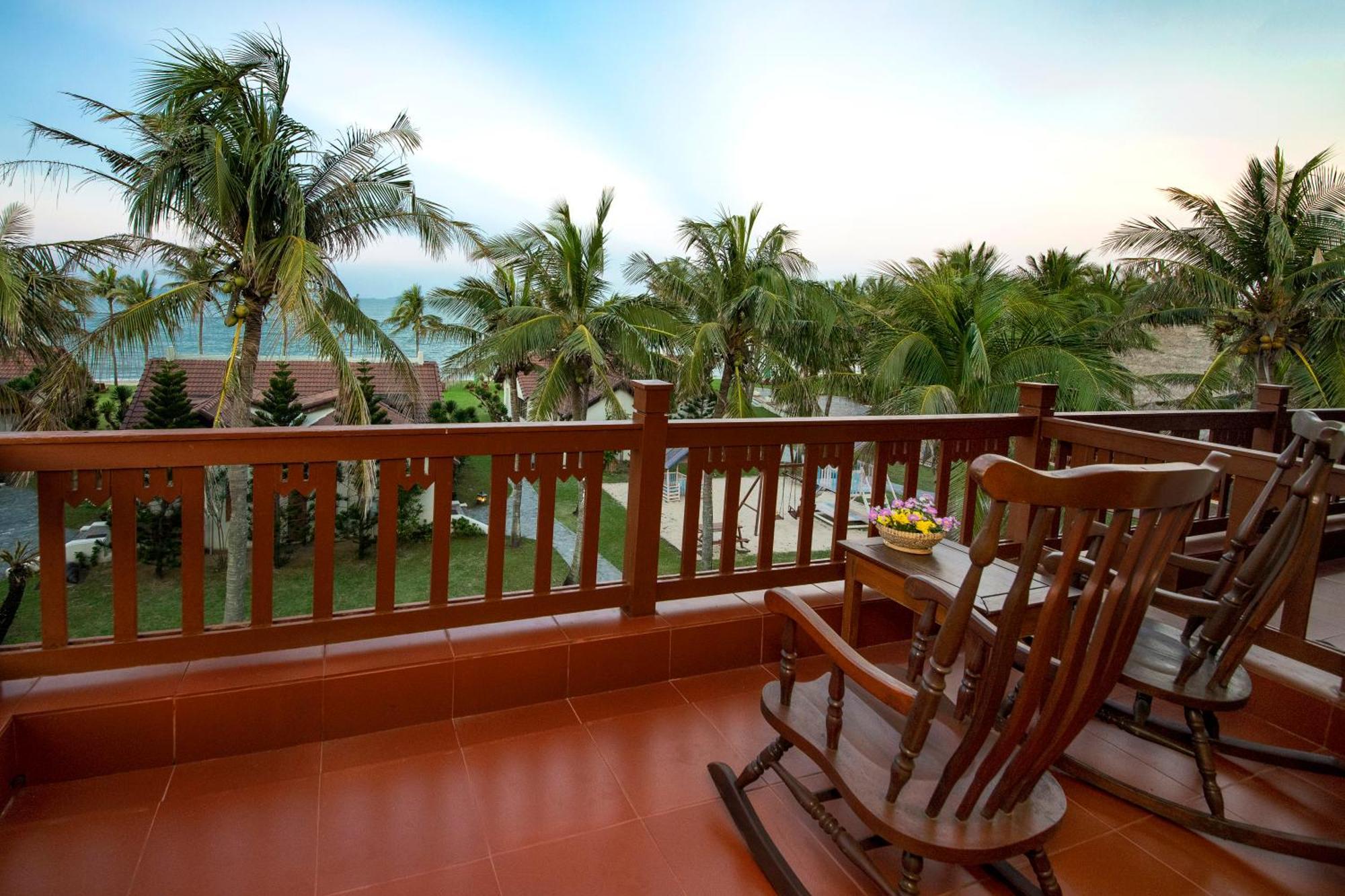 Palm Garden Beach Resort & Spa Hoi An Exterior foto A balcony
